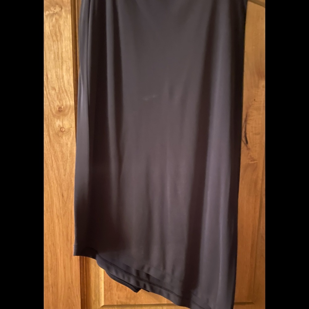 Black light weight asymmetrical skirt